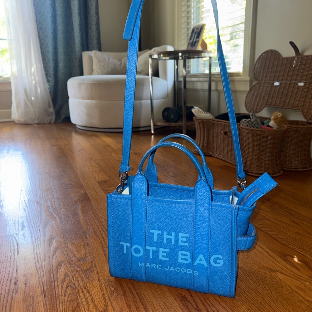 Marc Jacobs Vibrant Blue Tote Bag - Picture 3 of 10